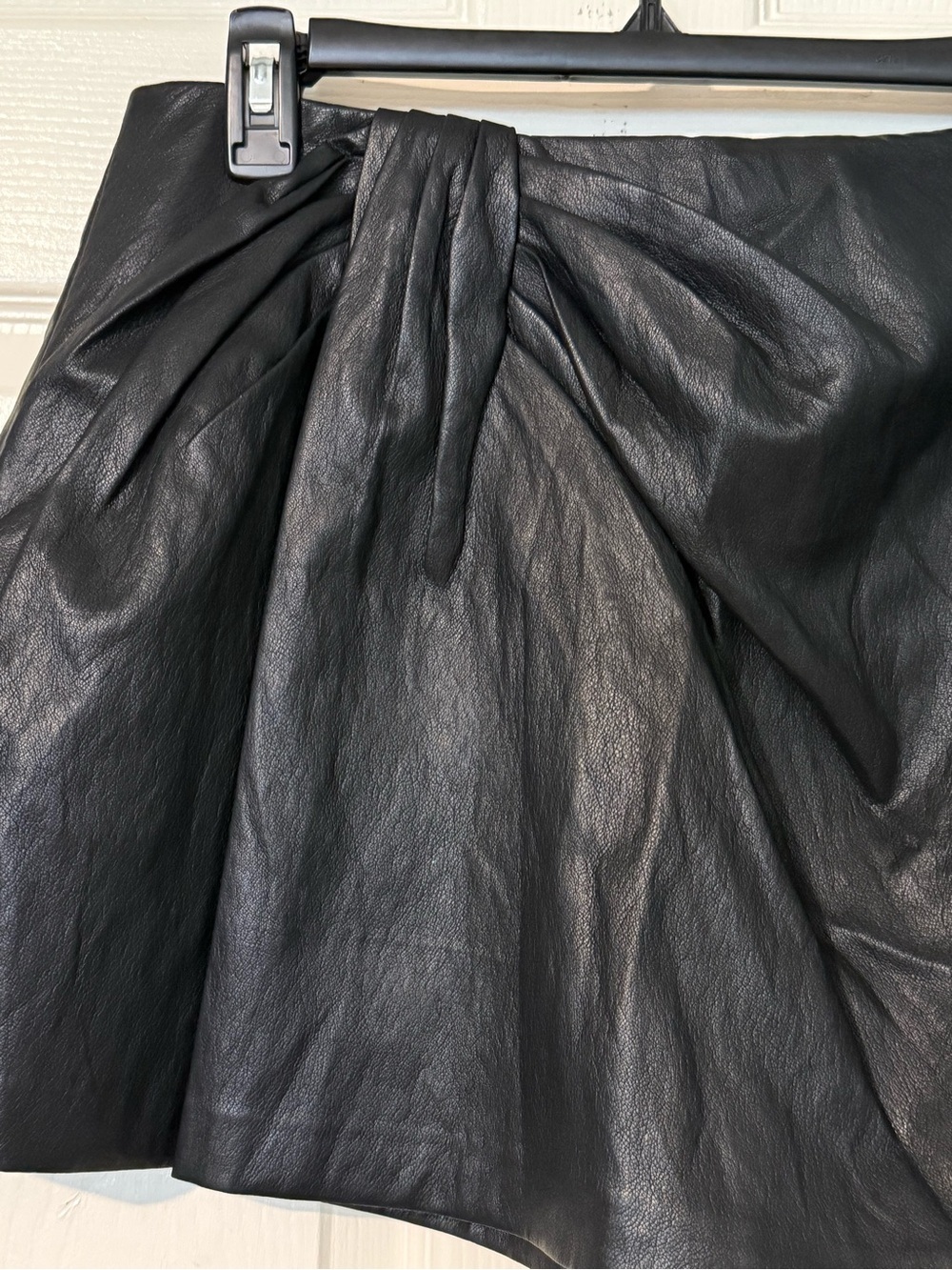 NWT ZARA Black Faux Leather Mini Skirt/shorts with Front Pleat Detail size XL - Picture 2 of 5
